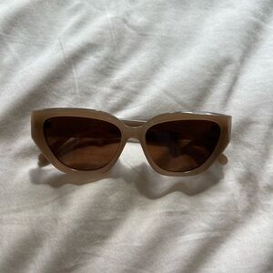 Stylish Tan Sunglasses